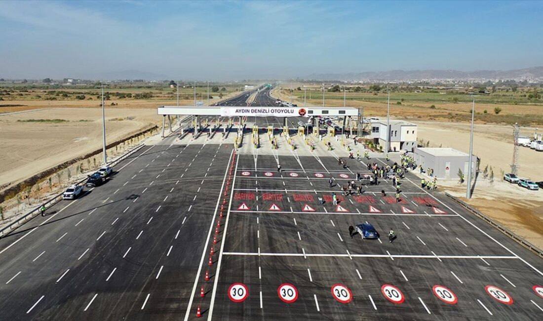 Ulaşıma açılan Aydın-Denizli Otoyolu, İzmir ve Antalya bağlantılarıyla bölgenin güçlü