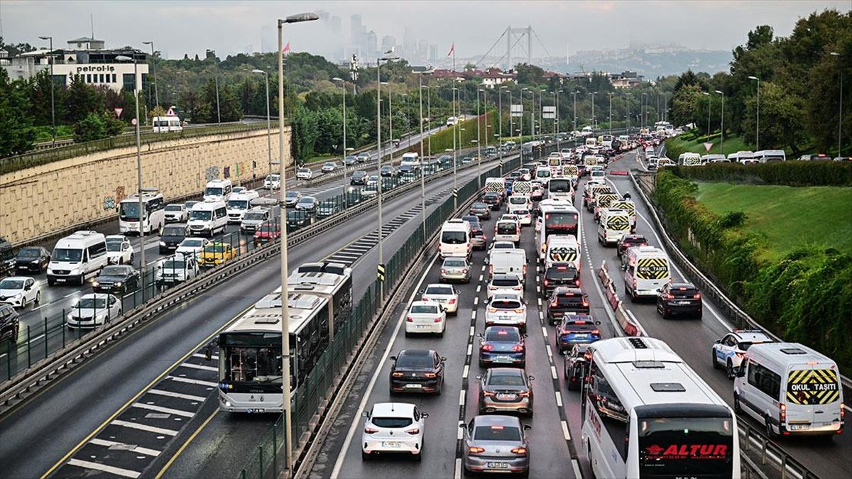 Kara yollarında trafik güvenliği çalışmalarına devam edilirken, konforlu bir seyahat