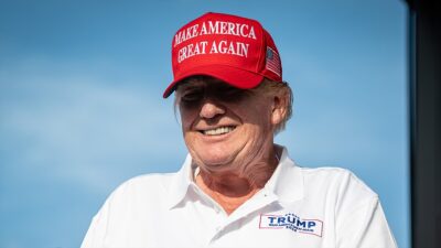 Cumhuriyetçi başkan adayı Donald Trump, gençlik yıllarında bir fast food