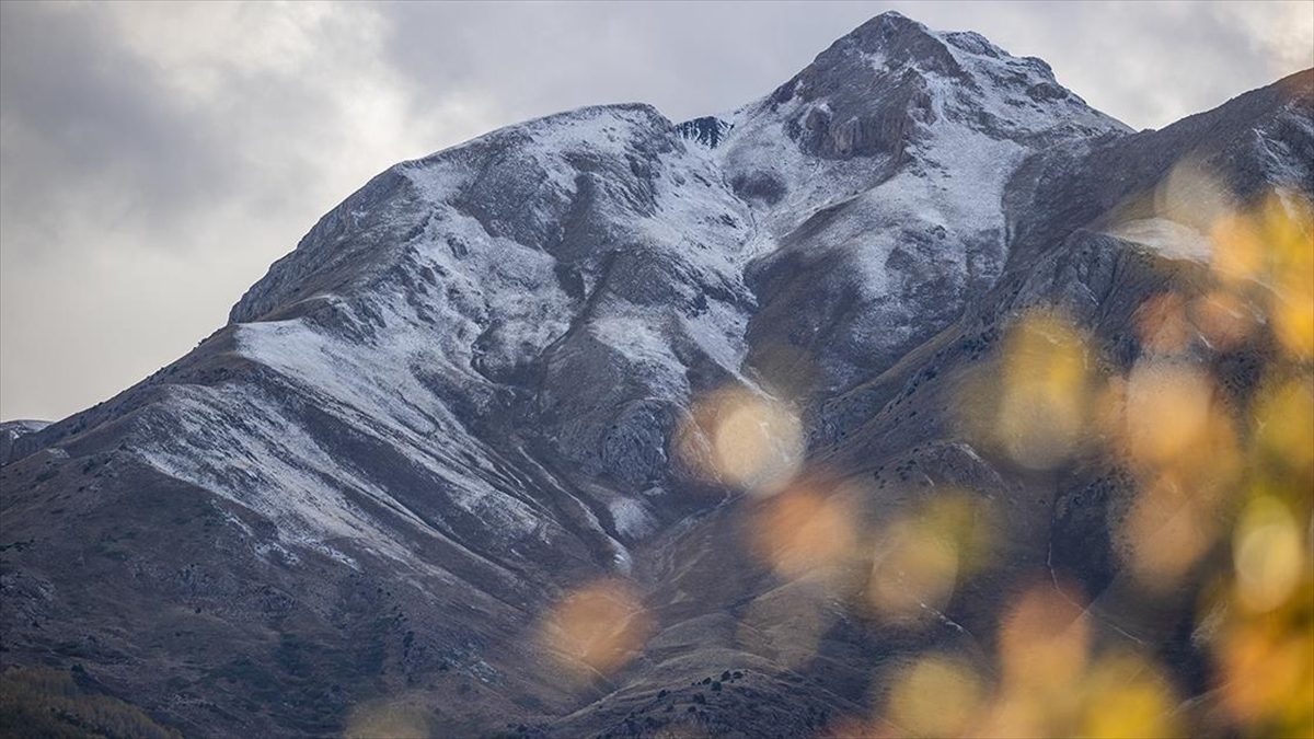 TUNCELI (AA) – Kentte hava sıcaklığının düşmesiyle Ovacık ve Pülümür
