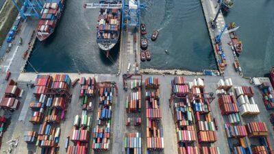 Bakan Uraloğlu, yılın 9 ayında limanlardan elleçlenen yük miktarının geçen