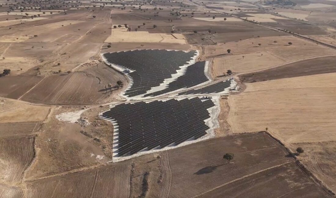 Toplam 93 bin 400 metrekarelik alanda 6,4 megavatlık kurulu gücüne