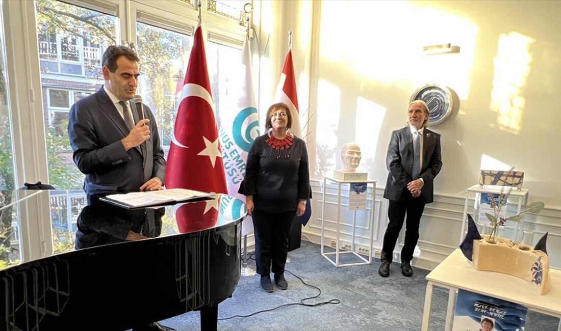 Amsterdam Yunus Emre Enstitüsünde (YEE), Türkiye-Hollanda Dostluk Anlaşması'nın 100. yılı