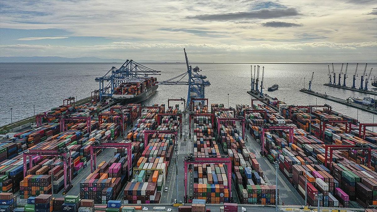 Ticaret Bakanlığı, ocak-eylül döneminde 27 ilin 1 milyar doların üzerinde