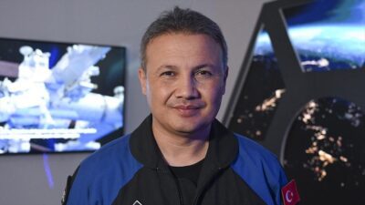 Türkiye'nin ilk astronotu Alper Gezeravcı, katıldığı uluslararası bir organizasyonda Türkiye'nin