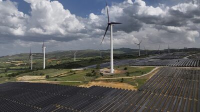 Yenilenebilir enerji kurulu gücündeki artışla dünya sıralamasında hızla tırmanan Türkiye'nin