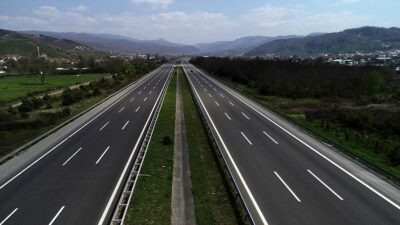Gelecek yıl bölünmüş yol uzunluğunun 30 bin kilometreyi geçmesi ve