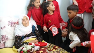 Türk Kızılay Erciş Şubesi gönüllüleri ile Uluşar Mahallesi'ne giden Muradiye