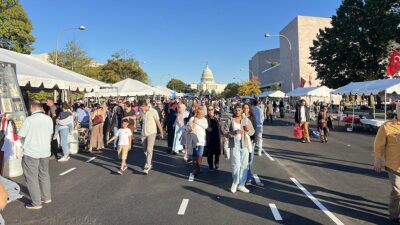 ABD'nin başkenti Washington'da düzenlenen geleneksel Türk Festivali'ne katılan binlerce kişi,