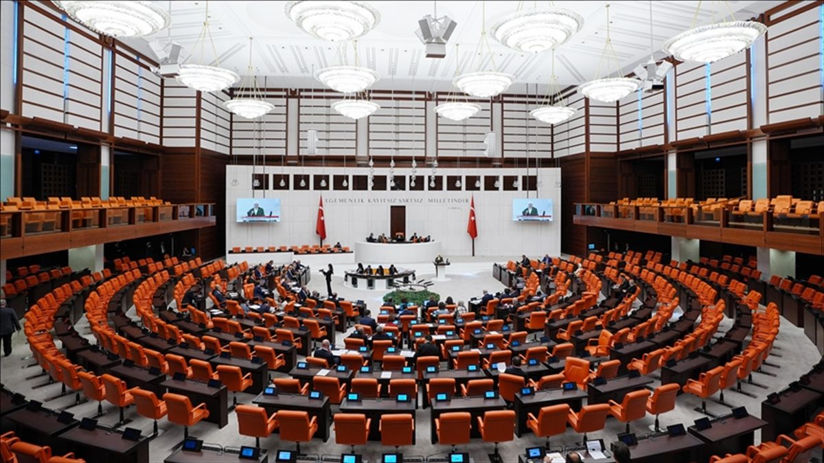 AK Parti milletvekillerinin imzasını taşıyan Noterlik Kanunu ile Bazı Kanunlarda