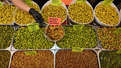 ANTALYA (AA) – Antalya'da, Anadolu lezzetlerinin yer aldığı Yöresel Ürünler