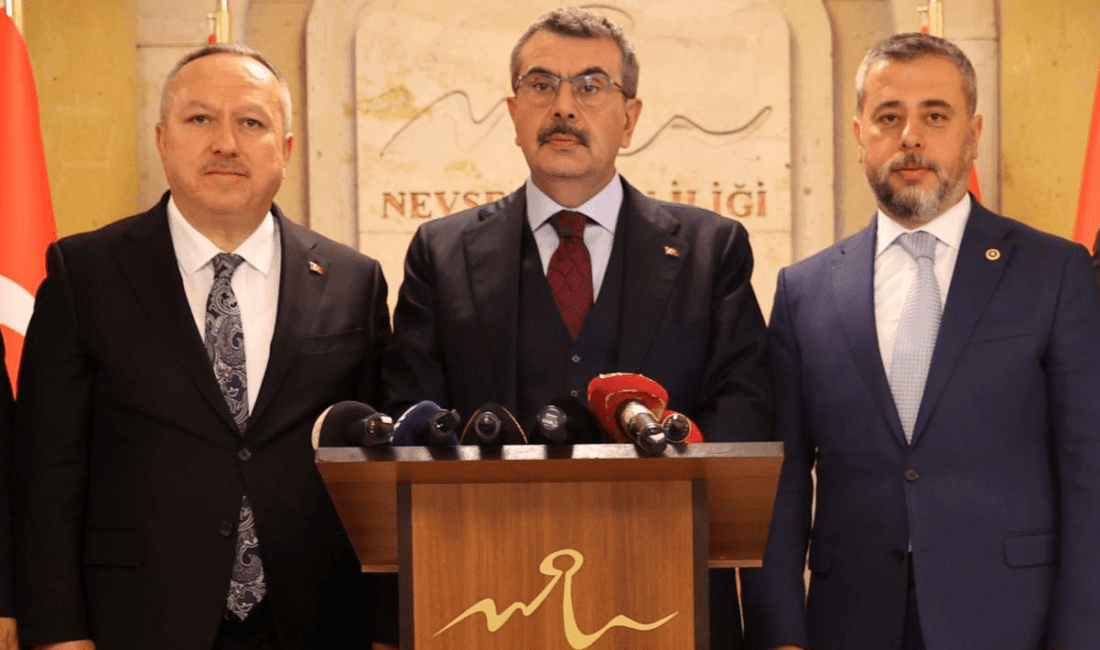 Milli Eğitim Bakanı Yusuf Tekin, Türkiye'deki 65 binin üzerindeki okulun