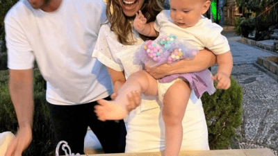 Uzun bir süredir ekranlardan uzak kalan Aslı Enver, kızı Elay'ın