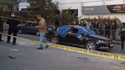 Ankara'nın Sincan ilçesinde bir kişi otomobilinin şoför koltuğundayken tartıştığı kiracısı