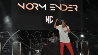 Antalyalılar ünlü rapçi Norm Ender ile coştu.