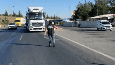 Adana polisi, şehre bir TIR’la uyuşturucu getirileceği ihbarı üzerine Tarsus-Adana-Gaziantep