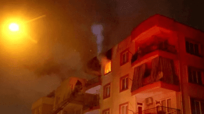 Kızıltoprak Mahallesi'nde bir apartmanda çıkan yangın, sakinleri paniğe sürükledi. Ekipler