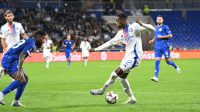 Galatasaray'dan Lyon'a kiralanan ancak Fransa'da mutsuz olan Wilfried Zaha'ya kapılar