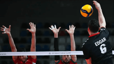 CEV Challenge Kupası 16'lı final turu rövanşında Spor Toto, Neftohimik'i