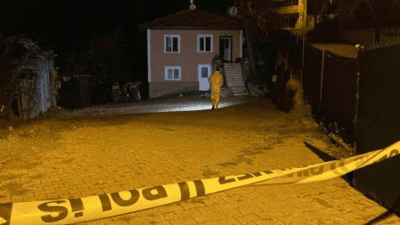 Kocaeli'nin Başiskele ilçesinde 74 yaşındaki kadının yatak odasında yangın çıktı.