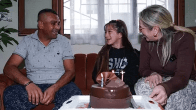 İzmir'de gündelik işlerde çalışan ve üç çocuğuna tek başına bakan