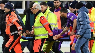 Inter ile oynanan maçta fenalaşarak hastaneye kaldırılan Fiorentina'nın 22 yaşındaki