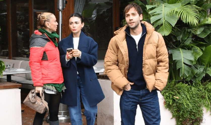 Özge Yağız, kendisi gibi oyuncu olan sevgilisi Burak Berkay Akgül