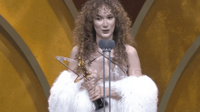 Mert Demir ile Mela Bedel imzalı 'Ateşe Düştüm', 'En İyi