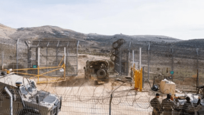 İsrail, Suriye'de Beşar Esad yönetiminin devrilmesinin ardından ülkeye hava saldırıları