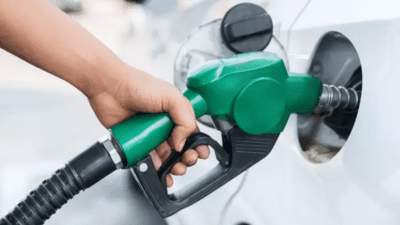 Akaryakıt ürünlerinden benzine 98 kuruş zam gelmesi bekleniyor.