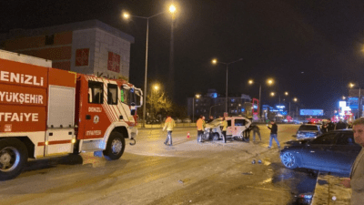 Denizli'nin Pamukkale ilçesinde yola çıkan motosiklete çarpmamak için manevra yaptığı