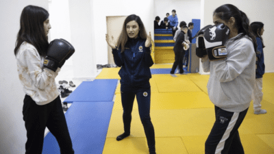 Tunceli'de beden eğitimi öğretmenliği yapan Avrupa ve dünya şampiyonu kick