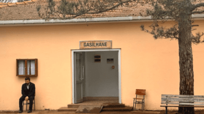 Gassal önce billboardlardaki "Ölünce beni kim yıkayacak" reklamlarıyla tartışma konusu