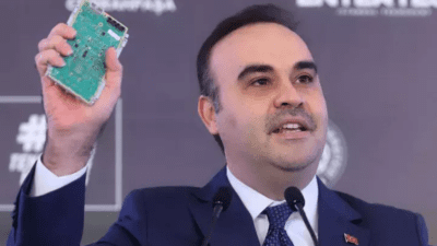 Sanayi ve Teknoloji Bakanı Mehmet Fatih Kacır, katıldığı programda Kaan'ın