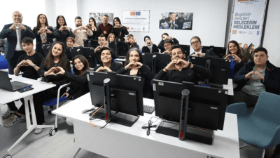 'Bugünün Gençleri Geleceğin Meslekleri' projesi kapsamında Antalya Girişimcilik Merkezi içerisinde