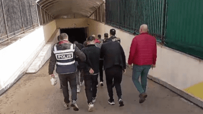 Antalya'da jandarma ekiplerince, üç günde yapılan çalışmalarda çeşitli suçlardan aranan