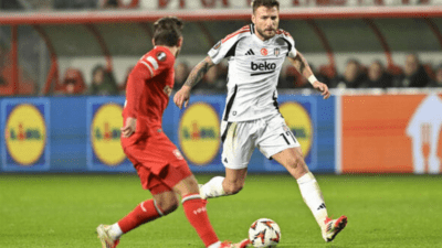 Beşiktaş'ın İtalyan golcüsü Ciro Immobile, Avrupa Ligi'nde cezalı duruma düştü.