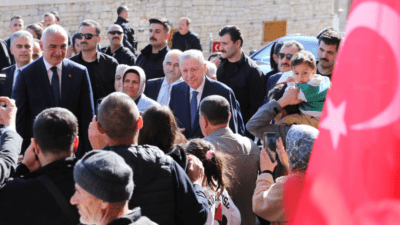 Cumhurbaşkanı Recep Tayyip Erdoğan, Antalya'da İbradı Belediyesine ziyarette bulundu. Kendisine