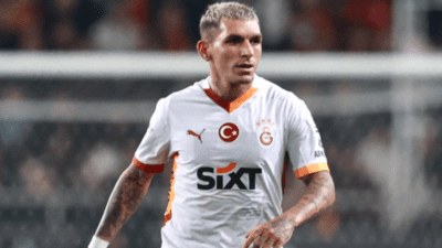 Gaziantep FK karşısında sarı kart gören Abdülkerim Bardakcı, Fernando Muslera,