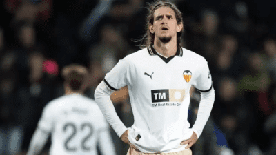 Galatasaray'ın Valencia forması giyen Yarek Gasiorowski için transfer teklifinde bulunduğu,