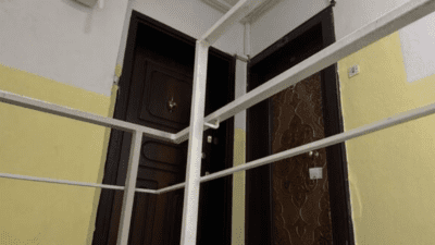 İzmir'de yalnız yaşadığı evinde uzun süre önce vefat ettiği belirlenen