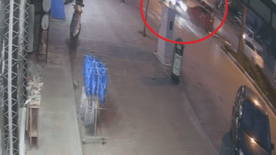 Antalya’nın Manavgat ilçesine hafif ticari araç ile otomobilin çarpıştığı kazada