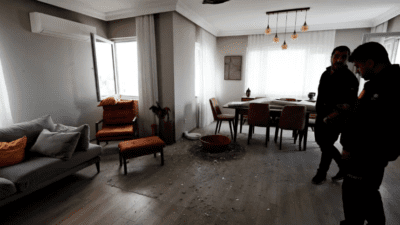 Antalya'da aniden bastıran şiddetli yağmur ve dolu kentte şaşkınlığa sebep