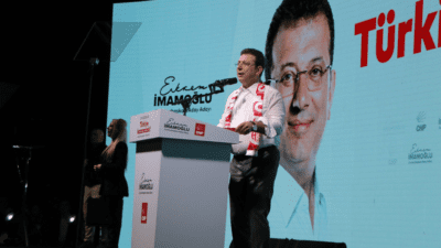 İmamoğlu’nun Antalya’daki coşkulu halk buluşmasına organizasyon eksikleri gölge düşürdü. İmamoğlu