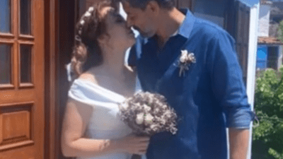 Oyuncu Deniz Uğur'un kendi gibi oyuncu olan eşi Erdinç Gülener'den