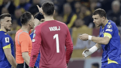 Fenerbahçe forması giyen Edin Dzeko, Romanya - Bosna Hersek maçında