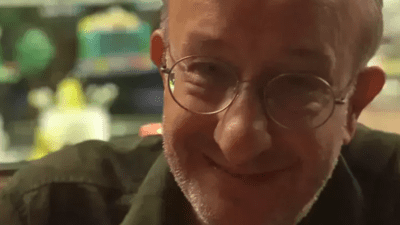 Oyuncu Naşit Özcan geçtiğimiz ay beyin kanaması geçirmiş ve yoğun