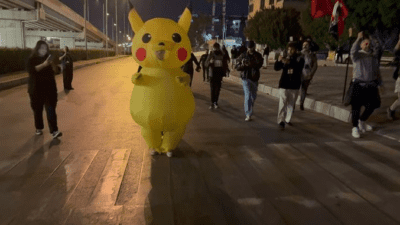 Antalya'da, İstanbul Büyükşehir Belediye (İBB) Başkanı Ekrem İmamoğlu'nun tutuklanması protesto