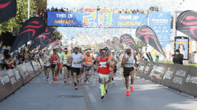 Antalya'da 65 ülkeden 1800'ü yabancı yaklaşık 10 bin koşucunun katılımıyla