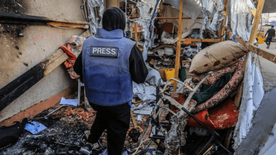 İsrail'in, Gazze'de görev yapan gazetecilerin kaldığı çadırı bombalamasına tepki olarak